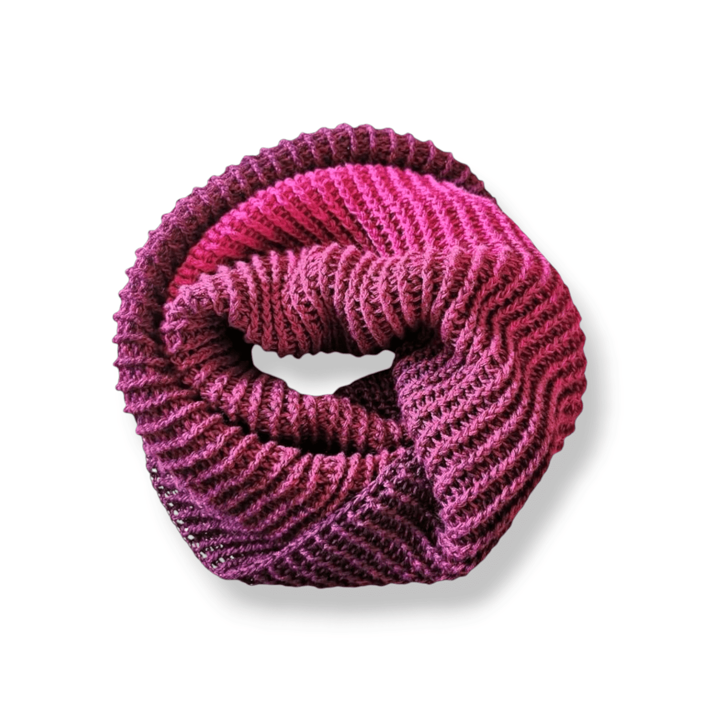 Farbvariante HIMBEERE besticht durch einen sanften Modal Farbverlauf von leuchtendem Pink zu tiefem Beerenton, handgefärbte Farbverlaufswolle Modal aus natürlichen Fasern – Modal Farbverlaufsgarn zum Verlieben.