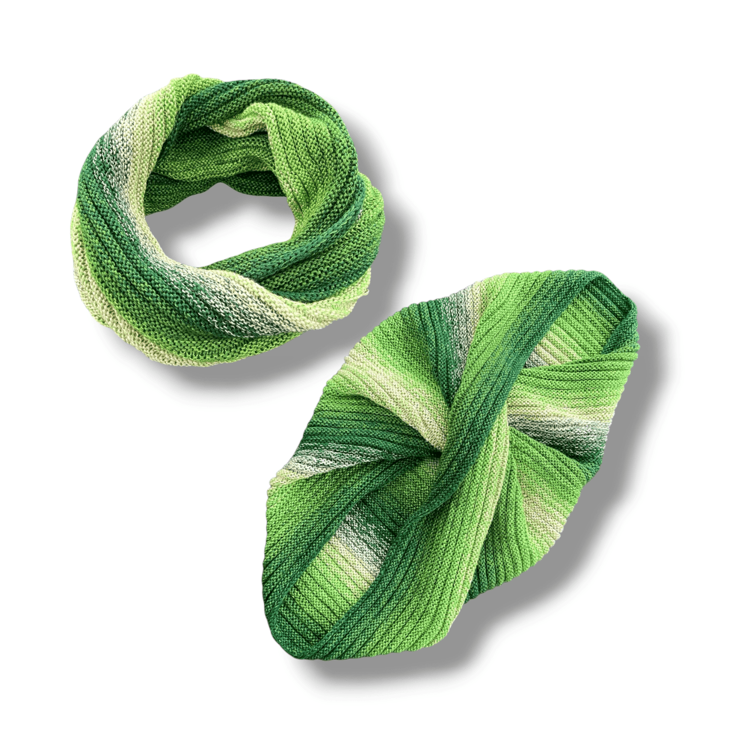 Farbvariante Lime mit frischem Farbspiel von hellem Apfelgrün über satte Limettentöne bis zu sanftem Weiß, handgefärbte Farbverlaufswolle Modal aus natürlichen Fasern – Modal Farbverlaufsgarn zum Verlieben.