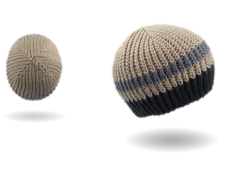 Stripes Beanie Häkelanleitung zeigt eine gemütliche, handgehäkelte Mütze mit farbigen Streifen in Beige, Grau und Schwarz aus Modal Farbverlaufsgarn natürlichen Fasern – Modal Farbverlaufsgarn zum Verlieben.