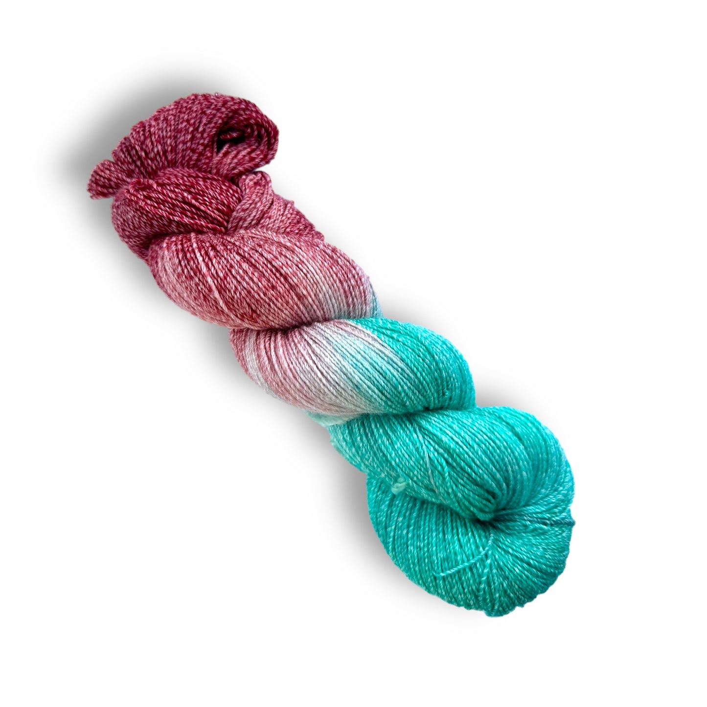 4-fach Cotton Nr. 24-08 (kann wildern) zeigt ein handgefärbtes Modal Farbverlaufsgarn mit lebhaften Rot- und Türkistönen, natürliche Fasern, besonders weich, Modal Farbverlaufsgarn zum Verlieben.