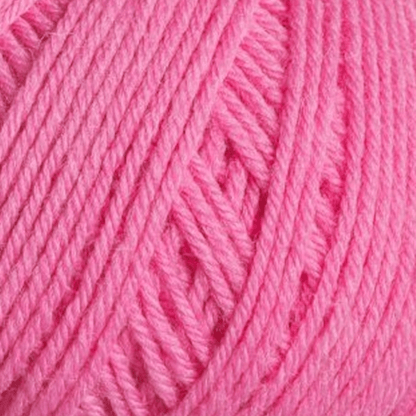 Knäuel Ferner Vielseite 210 in lebhaftem Pink, handgefärbe Wolle aus natürlichen Fasern mit zartem Modal Farbverlaufsgarn – Modal Farbverlaufsgarn zum Verlieben.