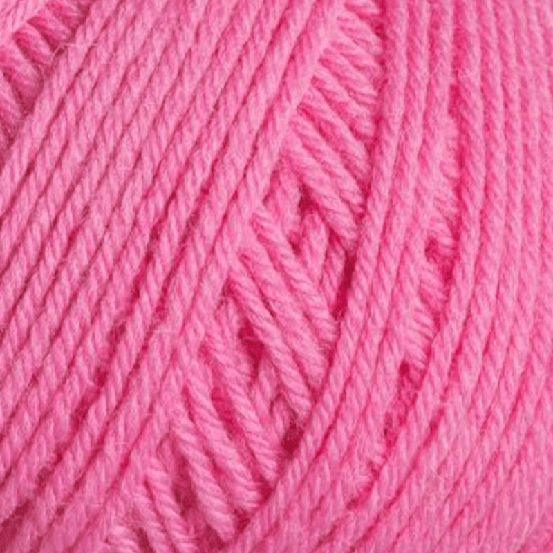Knäuel Ferner Vielseite 210 in lebhaftem Pink, handgefärbe Wolle aus natürlichen Fasern mit zartem Modal Farbverlaufsgarn – Modal Farbverlaufsgarn zum Verlieben.