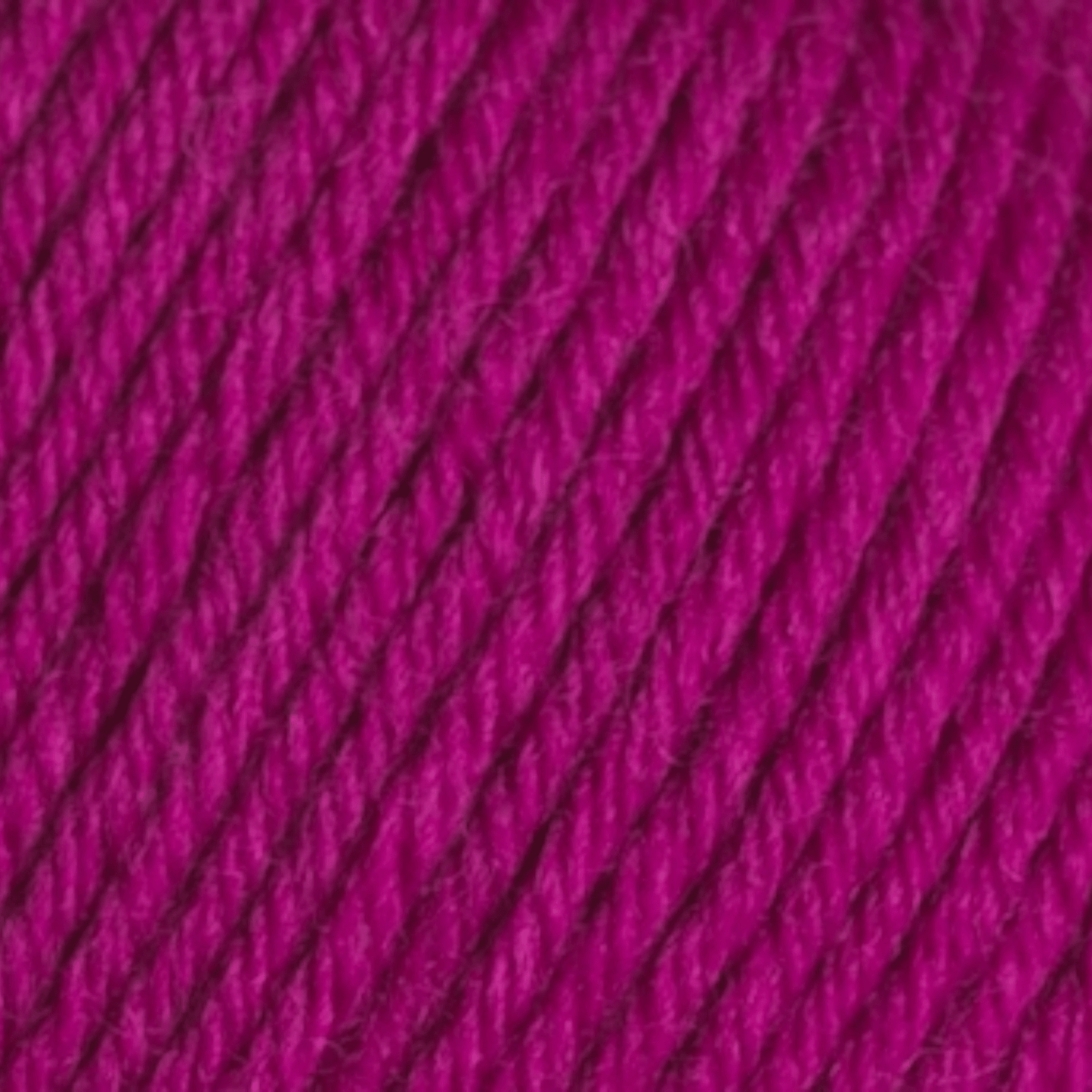 Kräftig pinker Bobbel aus handgefärbter Farbverlaufswolle Modal mit natürlicher Faserstruktur und weichem Griff, ideal für kreative Strick- und Häkelideen – Ferner Vielseite 125, Modal Farbverlaufsgarn zum Verlieben.