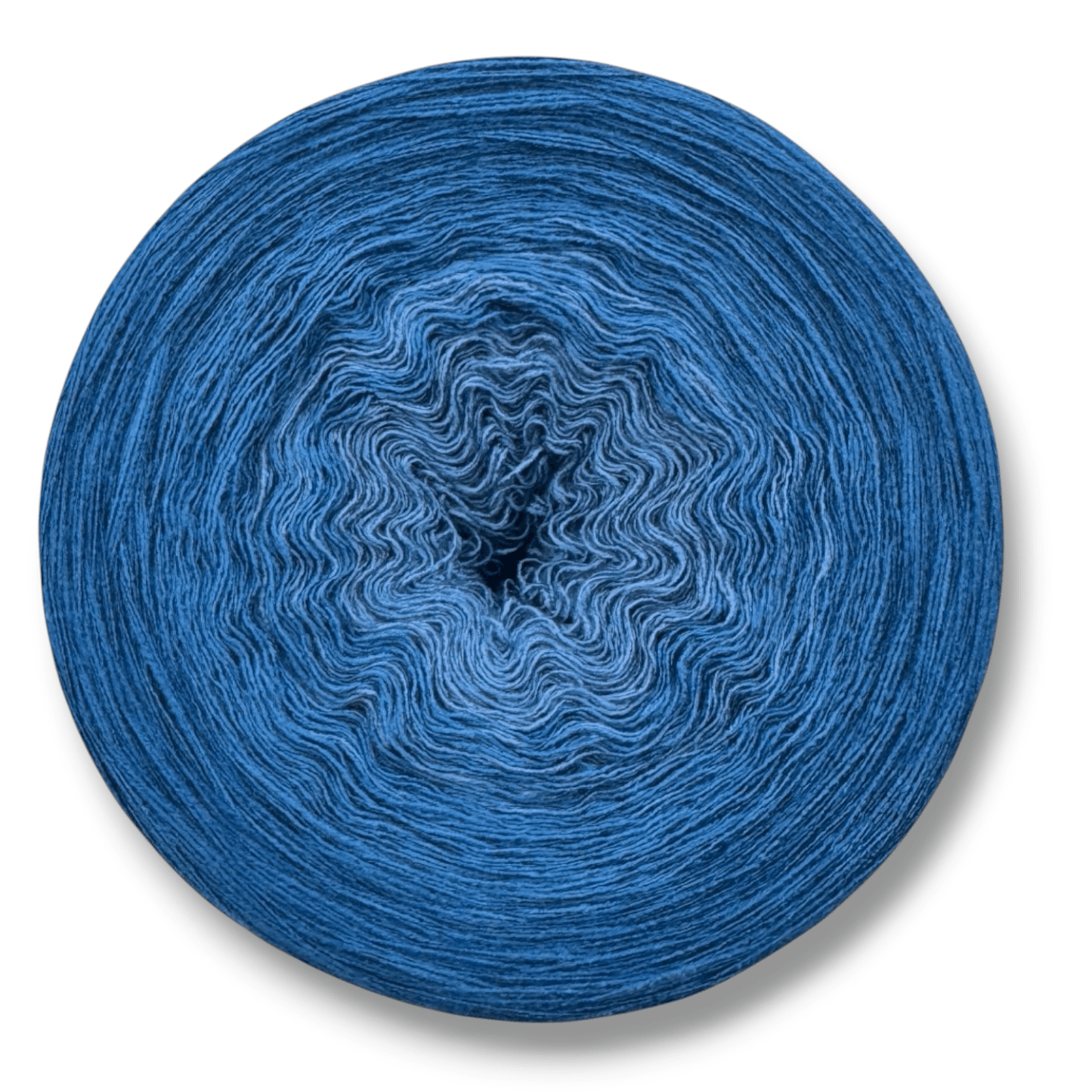 Farbvariante BLUE JEANS zeigt ein handgefärbtes Modal Farbverlaufsgarn mit natürlichen Fasern in verschiedenen Blautönen, weiche Farbverlaufswolle Modal, Modal Farbverlaufsgarn zum Verlieben.