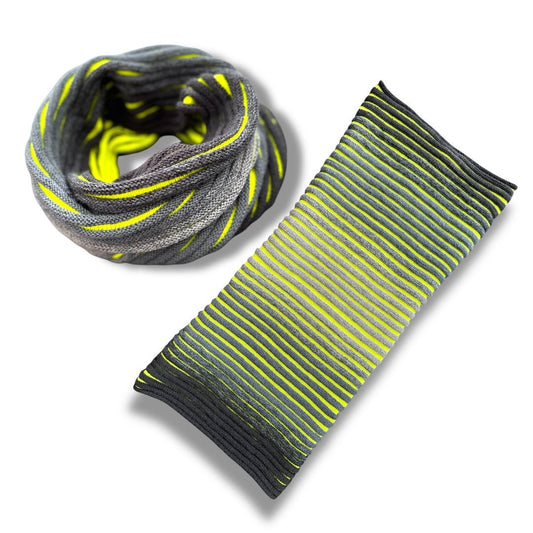 Schal und Loop in modischem Graugrün mit leuchtend gelben Streifen, gestrickt aus handgefärbter Modal Farbverlaufswolle mit natürlichen Fasern – Der Wurm Strickanleitung, Modal Farbverlaufsgarn zum Verlieben.