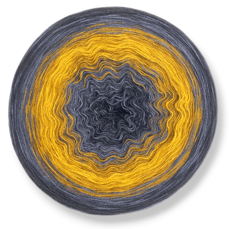 Farbvariante YO-YO GOLD besticht durch einen eleganten Modal Farbverlauf von warmem Goldgelb zu tiefem Anthrazit, handgefärbte Farbverlaufswolle Modal aus natürlichen Fasern – Modal Farbverlaufsgarn zum Verlieben.