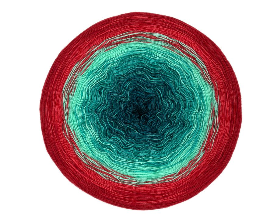 Farbvariante KLEEN LORELEI mit feinem Farbverlauf von kräftigem Türkis über sanftes Mint bis zu intensivem Rot, handgefärbte Farbverlaufswolle Modal aus natürlichen Fasern – Modal Farbverlaufsgarn zum Verlieben.