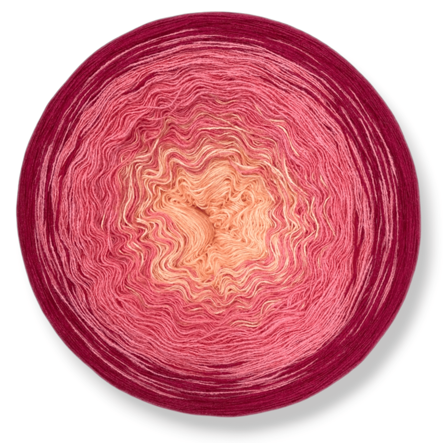 Farbvariante SWEET KISS präsentiert einen zarten Farbverlauf von warmem Apricot über sanftes Rosa bis zu intensivem Beerenrot, Modal Farbverlaufsgarn aus natürlichen Fasern – Modal Farbverlaufsgarn zum Verlieben.