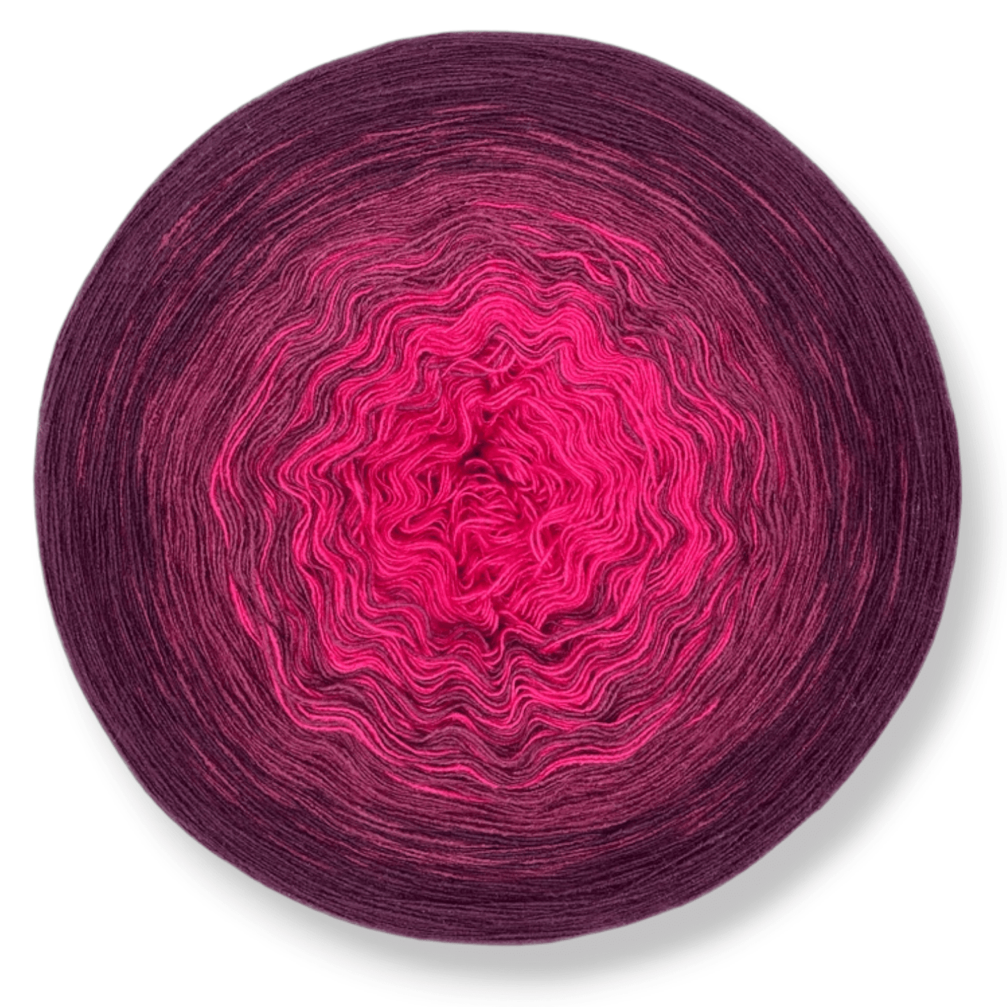 Farbvariante HIMBEERE präsentiert einen eleganten Modal Farbverlauf von intensivem Pink bis zu tiefem Beerenton, handgefärbte Modal Farbverlaufswolle aus natürlichen Fasern – Modal Farbverlaufsgarn zum Verlieben.