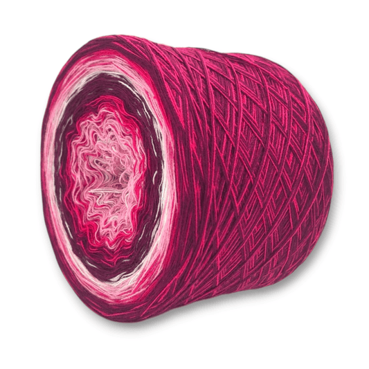 Farbvariante FRAGOLA mit lebendigem Farbverlauf von kräftigem Himbeerrot über zarte Rosatöne bis zu hellem Weiß, handgefärbte Farbverlaufswolle Modal aus natürlichen Fasern – Modal Farbverlaufsgarn zum Verlieben.