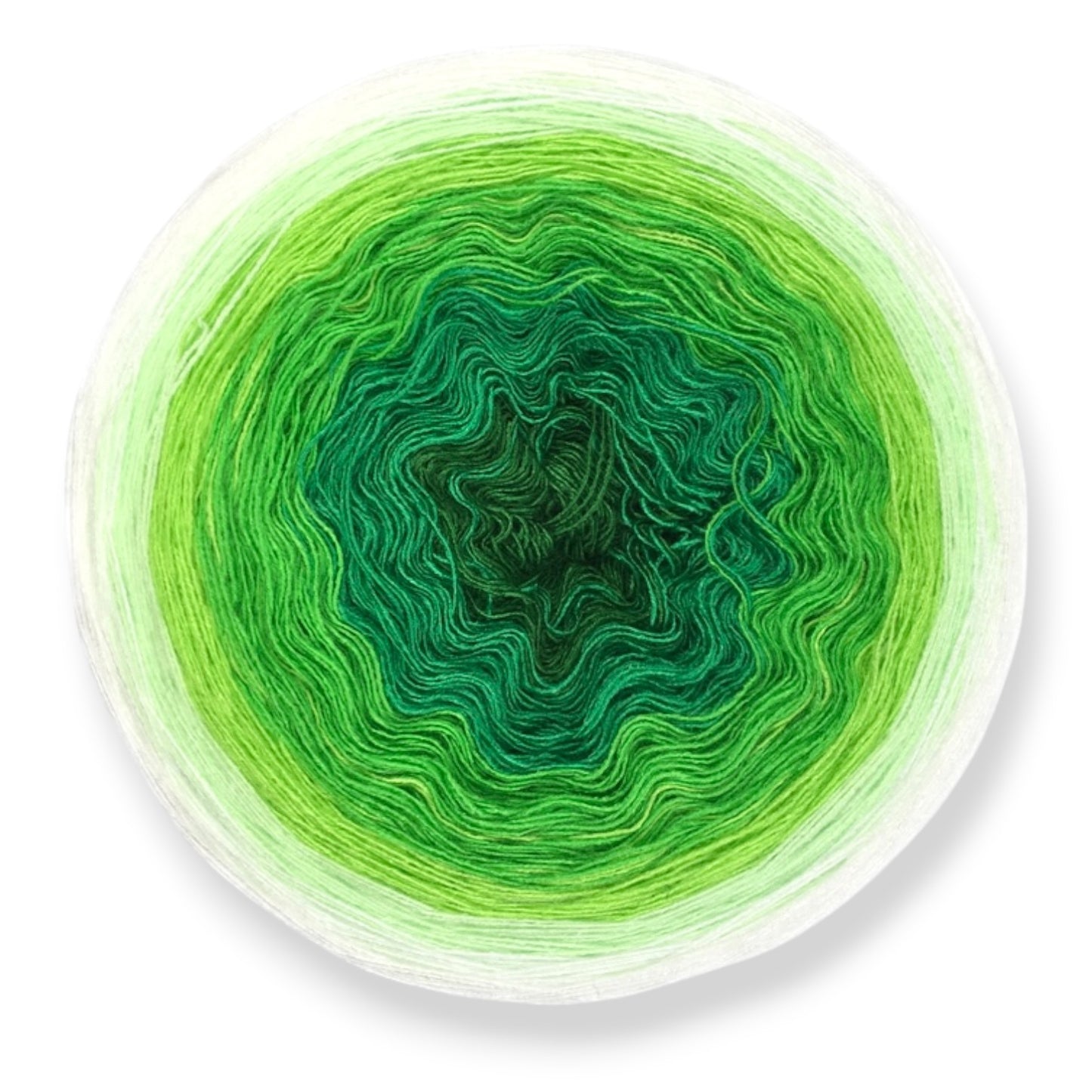 Farbvariante FRÜHLINGSERWACHEN mit frischem Farbspiel von intensivem Smaragdgrün über leuchtendes Grasgrün bis zu zartem Weiß, handgefärbte Modal Farbverlaufswolle aus natürlichen Fasern – Modal Farbverlaufsgarn zum Verlieben.