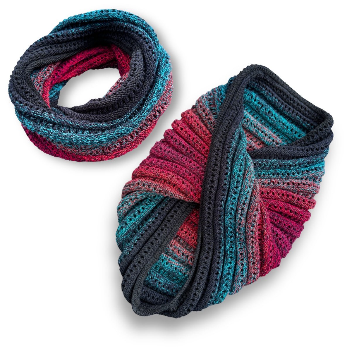 Möbius Luftikus Strickanleitung für einen Schal mit elegantem Farbverlauf in Blau-, Rot- und Grautönen aus handgefärbter Farbverlaufswolle Modal aus natürlichen Fasern – Modal Farbverlaufsgarn zum Verlieben.