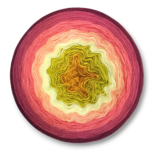 Farbvariante HERBST ANEMONE mit sanftem Farbspiel von warmen Gelb- und Grünnuancen zu zartem Pfirsich und sattem Rosa, handgefärbte Modal Farbverlaufswolle aus natürlichen Fasern – Modal Farbverlaufsgarn zum Verlieben.