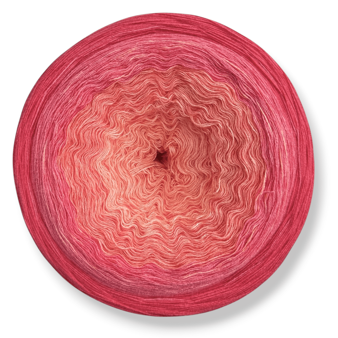 Farbvariante PEACH BLUSH zeigt ein handgefärbtes Modal Farbverlaufsgarn mit natürlichen Fasern in sanften Rosa- und Pfirsichtönen, weiche Farbverlaufswolle Modal, Modal Farbverlaufsgarn zum Verlieben.