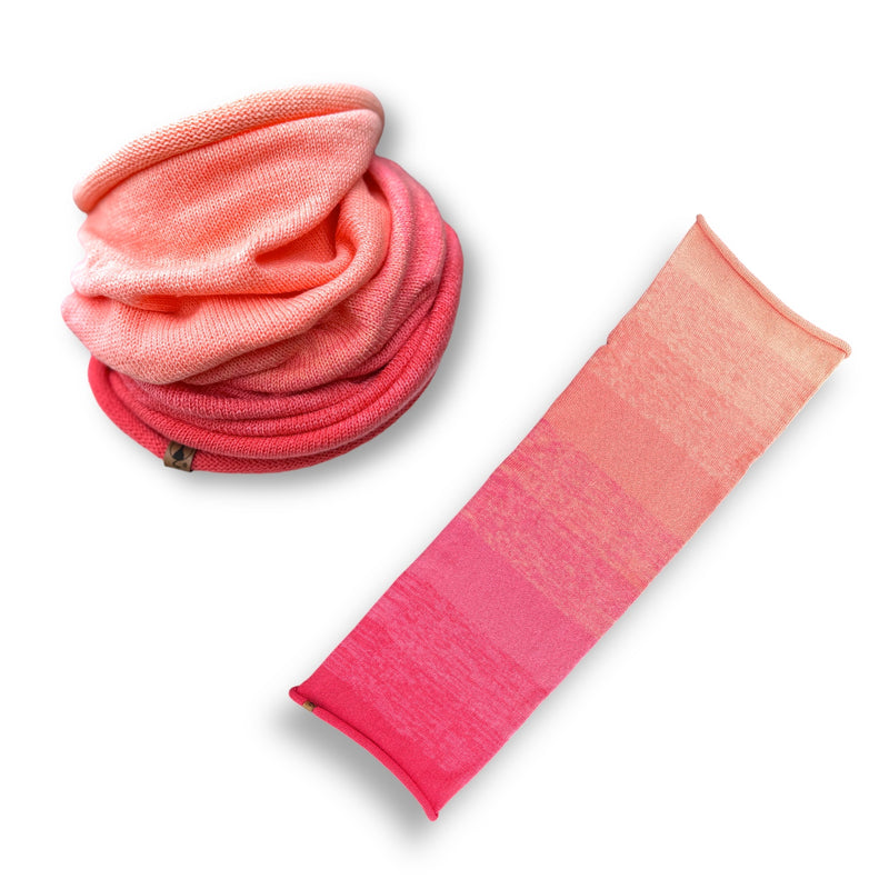 Farbvariante PEACH BLUSH zeigt handgefärbte Farbverlaufswolle Modal mit sanften Übergängen in warmen Rosatönen, gefertigt aus natürlichen Fasern, Modal Farbverlaufsgarn zum Verlieben.