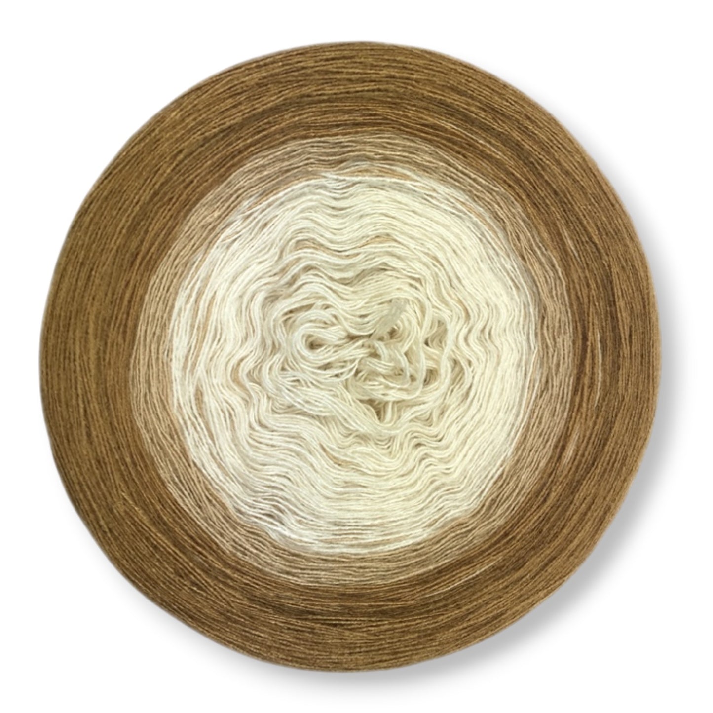 Farbvariante SAHARA mit sanftem Verlauf von hellem Creme über Beige bis zu warmen Erdtönen, handgefärbte Modal Farbverlaufswolle aus natürlichen Fasern – Modal Farbverlaufsgarn zum Verlieben.