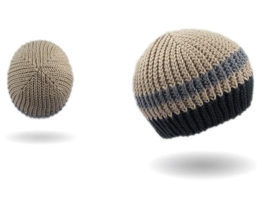 Stripes Beanie Häkelanleitung zeigt eine gemütliche, handgehäkelte Mütze mit farbigen Streifen in Beige, Grau und Schwarz aus Modal Farbverlaufsgarn natürlichen Fasern – Modal Farbverlaufsgarn zum Verlieben.