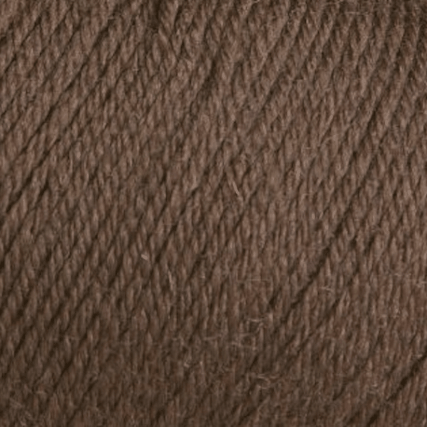 Fein gestrickte, handgefärbte Farbverlaufswolle in warmem Braunton aus natürlichen Fasern mit angenehm weichem Griff – Ferner Vielseite 210, Modal Farbverlaufsgarn zum Verlieben.