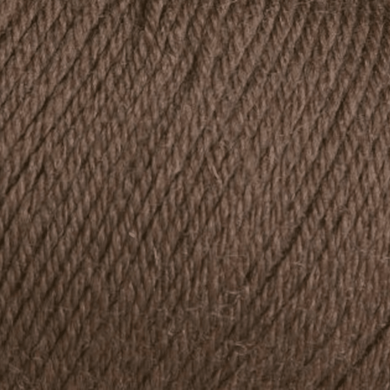 Fein gestrickte, handgefärbte Farbverlaufswolle in warmem Braunton aus natürlichen Fasern mit angenehm weichem Griff – Ferner Vielseite 210, Modal Farbverlaufsgarn zum Verlieben.
